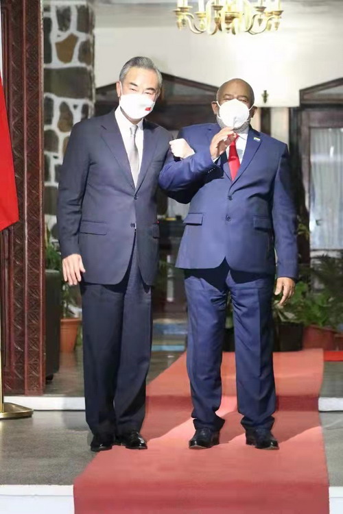 Wang Yi: kasar Sin na nuna goyon bayan neman ci gaban kasashen Afirka_fororder_220112世界22002-hoto4