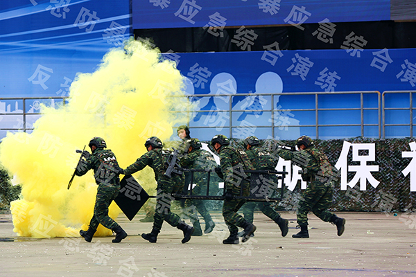 宜宾市举行反恐防暴应急综合演练_fororder_演练现场-供图-宜宾市公安局4