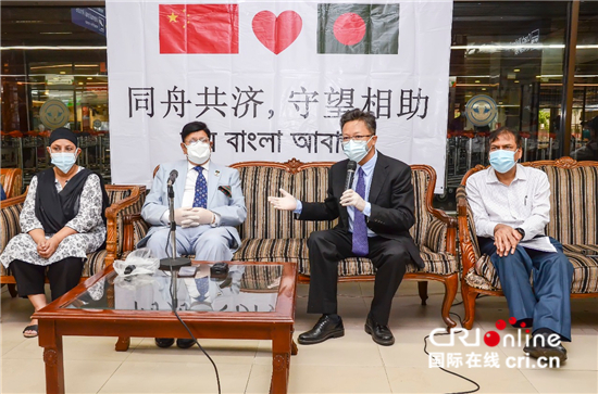 国外长莫门和李极明大使出席新闻发布会 国际在线报道(记者 于广悦)