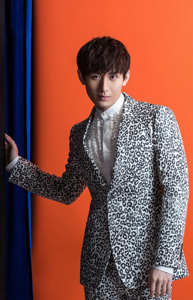 演员成毅写真大片曝光 简约温暖展冬日柔情