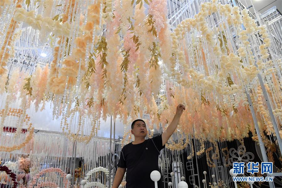 产业升级重塑天津“绢花之乡”美誉