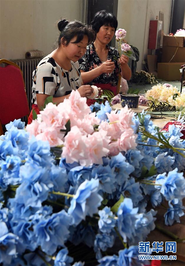 产业升级重塑天津“绢花之乡”美誉