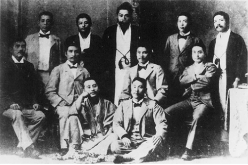 1897年秋，孙中山在日本与宫崎滔天等日本友人合影