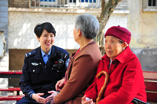 【法制安全】重慶90後女警王令囡：敬業的社區“好女兒”