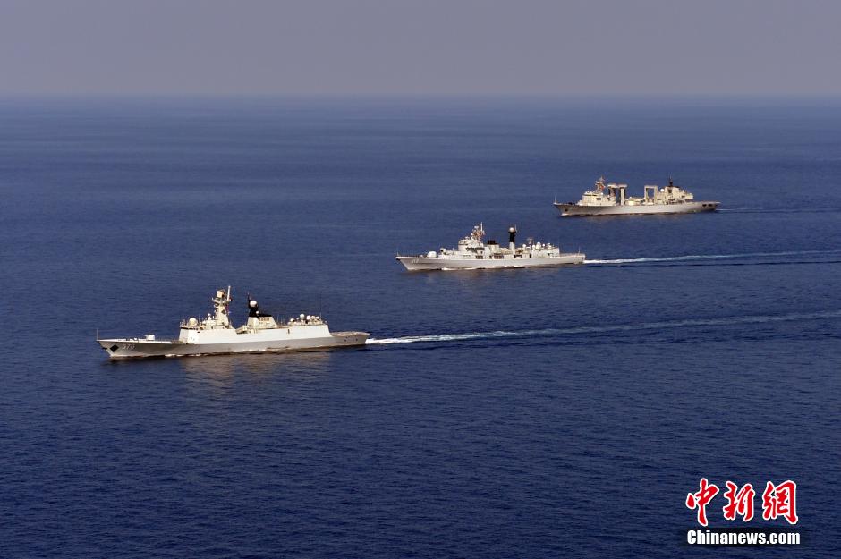 第二十二,二十三批护航编队在亚丁湾分航(组图)