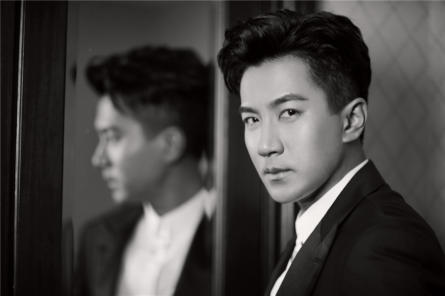 图片默认标题_fororder_刘恺威凝视镜头