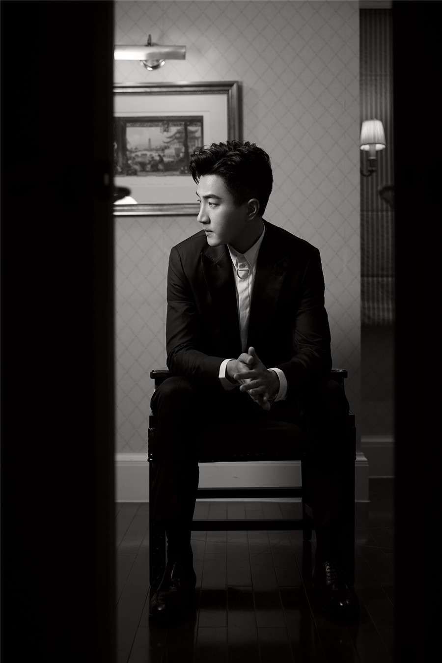 图片默认标题_fororder_刘恺威侧颜沉思