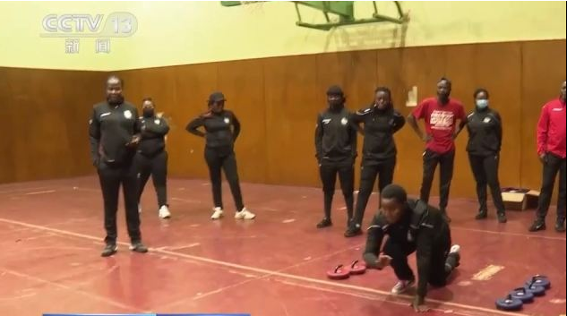 Kungiyar wasan kwallon curling ta kasar Kenya tana kokarin cimma burinta a gasar wasannin Olympics ta lokacin hunturu_fororder_Kenya