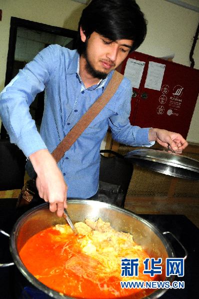 “舌尖上的大學(xué)校園”美食薈萃約旦大學(xué)