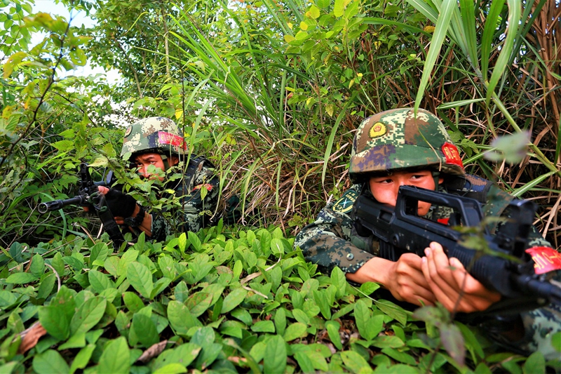 武警贵州总队机动支队开展野外驻训（组图）