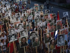 古巴民众纪念菲德尔·卡斯特罗安葬一周年