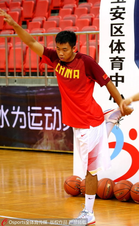 唐子豪新赛季将加盟上海 大侄子的对手来了?