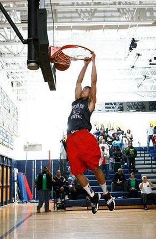 唐子豪新赛季将加盟上海 大侄子的对手来了?