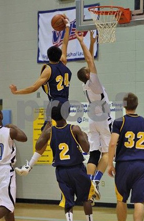 唐子豪新赛季将加盟上海 大侄子的对手来了?