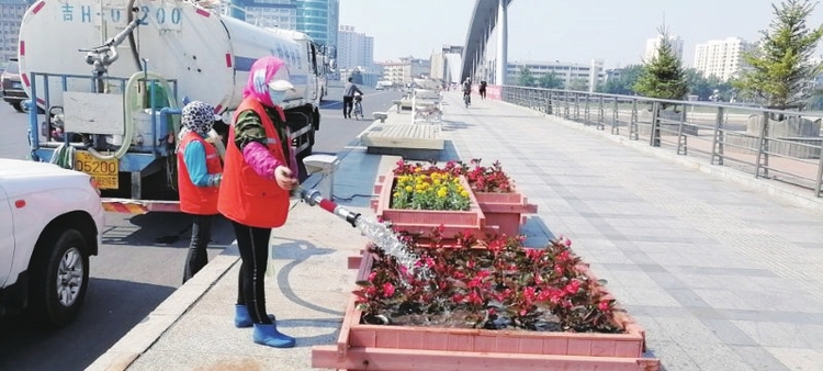 延吉市對城區綠化復綠添彩 彩化美化城市綠化景觀
