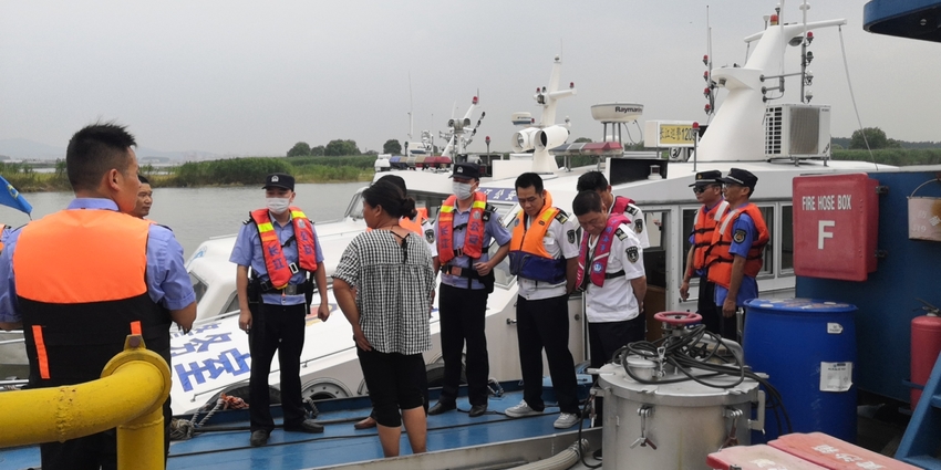 （B 交通運輸列表 三吳大地揚州 移動版）揚州儀徵多部門聯動執法 整治長江“三無”船舶