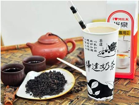 台湾“灯泡奶茶”走红:大胸奶茶妹比奶茶更吸睛(组图)