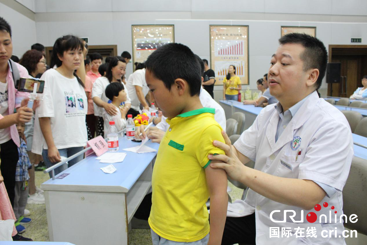 西安市红会医院携手智善公益基金 为10名脊柱畸形患者捐赠22万元手术费