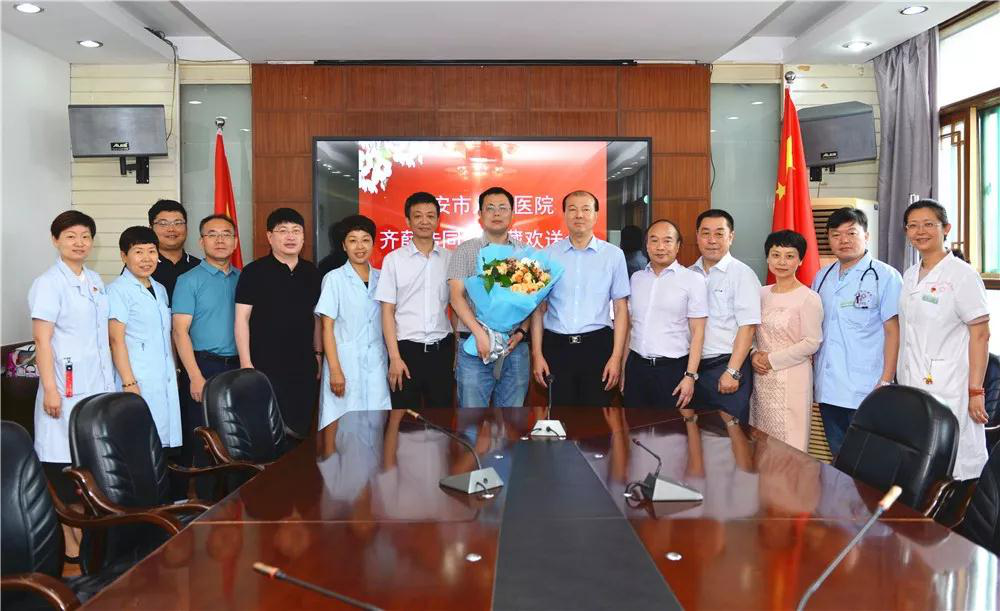 西安市儿童医院欢送陕西省“第五批”援藏医疗队队员齐薛浩赴藏