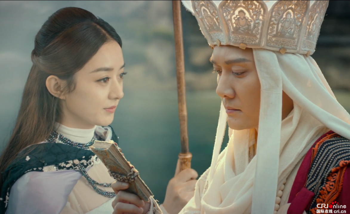 《女儿国》赵丽颖冯绍峰同骑仙鹿 甜蜜漫步天地之间