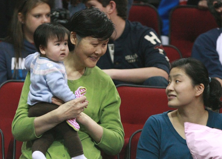 天生高妹!姚明女儿身高破1米35 她才6岁啊 天生高妹!姚明女儿身高破1米35 她才6岁啊