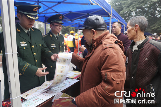 已过审【法制安全】双桥消防借国际志愿者日 为冬季防火支招