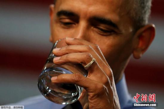 奥巴马喝过滤水安抚市民 彻底解决或需要一两年