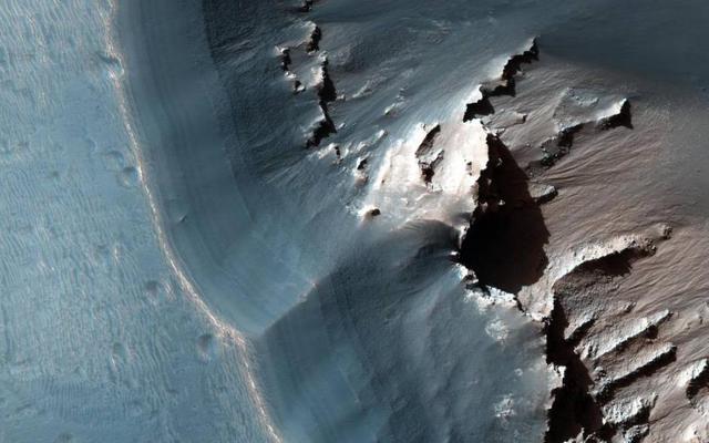 NASA觀測火星地貌：地表崎嶇起伏 色彩豐富多樣