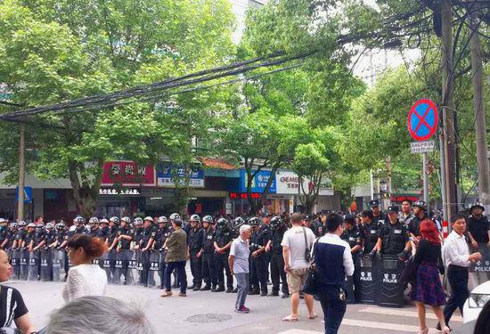 湖南衡陽縣回應城區部分教師集體上訪情況