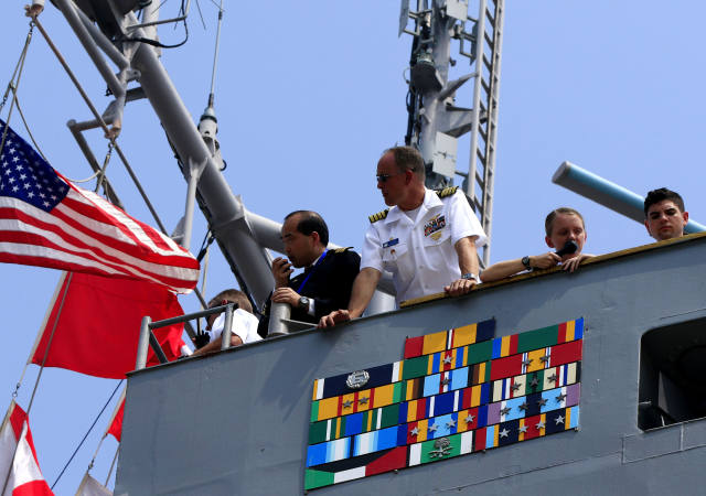 美国海军第七舰队旗舰访问上海