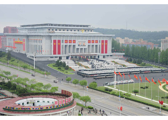 朝媒公布朝鲜劳动党七大会议现场图金正恩穿西装致辞组图