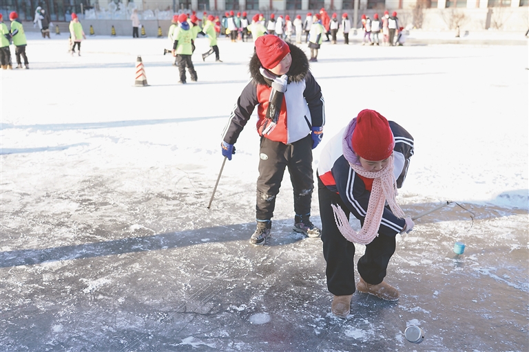 迎冬奥 享冰雪 冰城青少年冬之乐