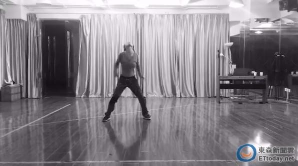 BY2妹妹热舞秀蛮腰和夸张上围 身材比例不科学