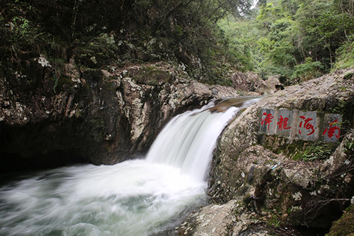 2020江西省旅发大会“客家情”精品路线踩线团前往安远踩线考察