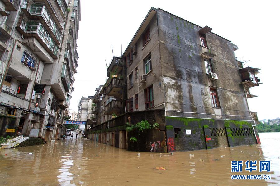 闽江上游暴发洪水 福建顺昌城区受淹