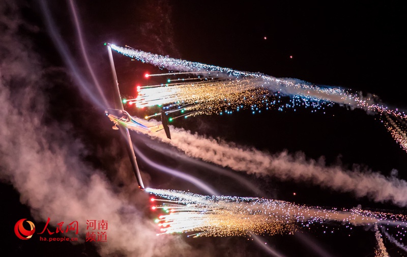 【轮播图】蓝天盛宴 2018郑州航展将上演亚洲首场晚霞飞行秀