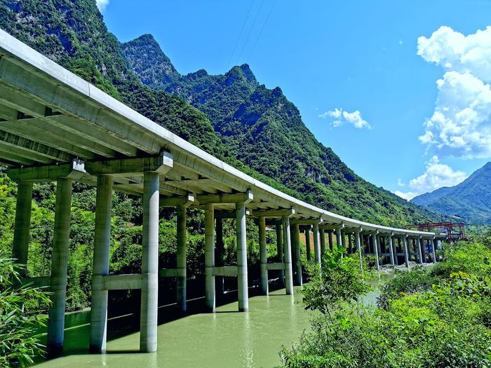 安岚高速公路有序推进项目建设