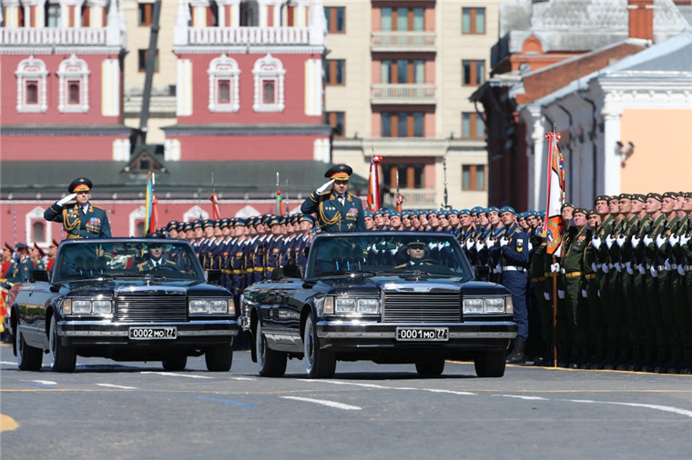 俄罗斯举行卫国战争胜利71周年阅兵式