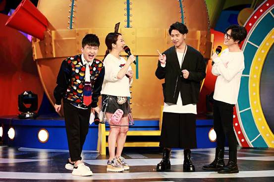 《哇！大学生来了》欧弟怒掷抱枕:最想打鹿晗