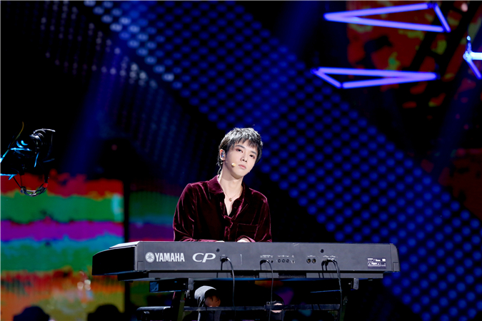 图片默认标题_fororder_花花现场深情弹唱