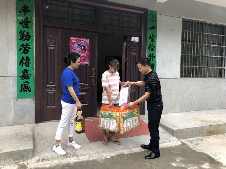 西安市碑林區開展“守初心 擔使命”青年志願者駐村關愛留守兒童活動