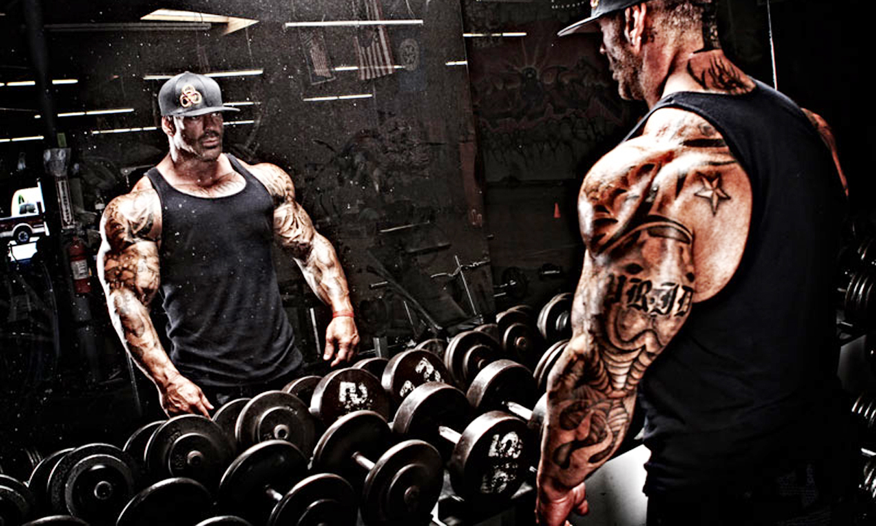 大臂肌霸惊爆眼球的健美冠军服用激素27年