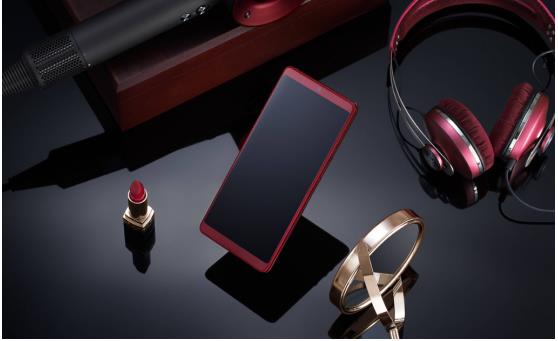 最美全面屏坚果Pro 2这波跨界玩的6 零食圈的半壁江山送上满月祝福