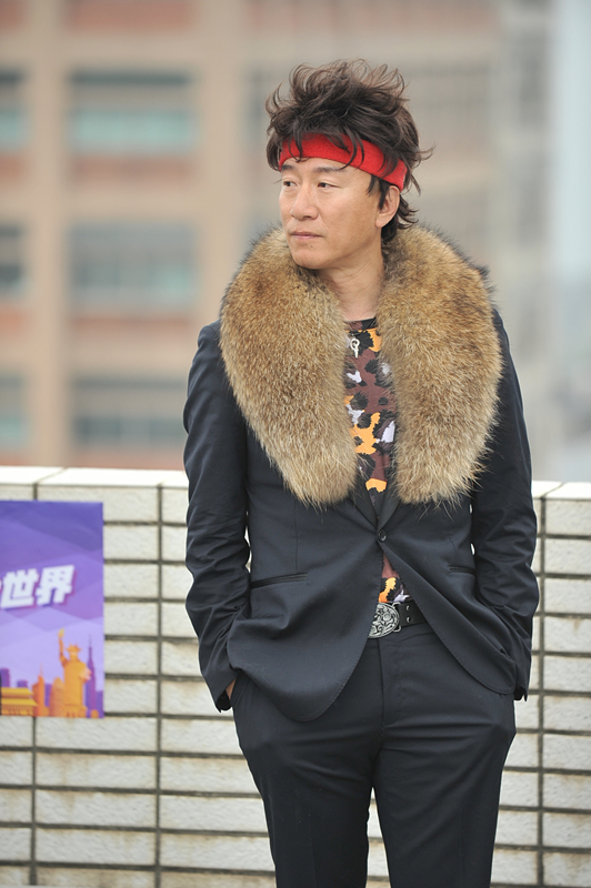 组图：极限黄渤执导偶像剧 新F4闪亮登场画风美