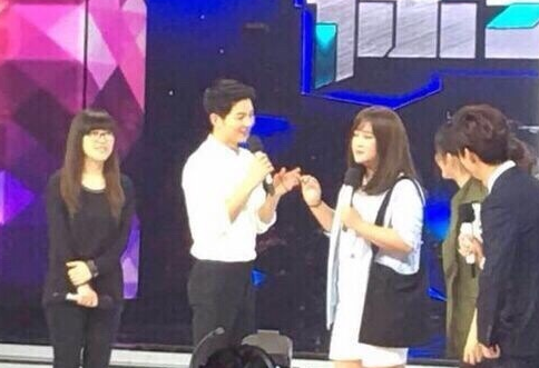 宋仲基录制快乐大本营 零片酬和贾玲同框