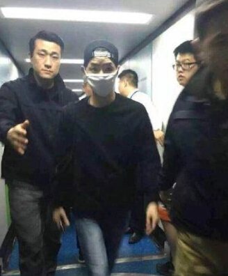 宋仲基录制快乐大本营 零片酬和贾玲同框