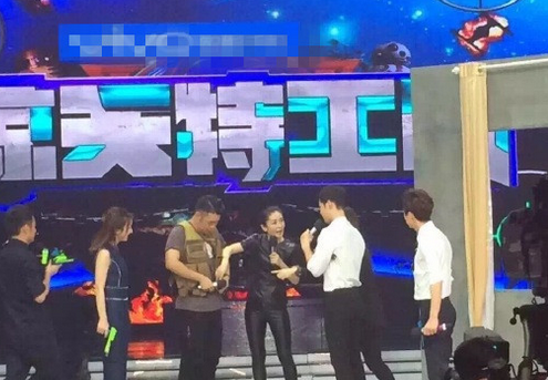 宋仲基录制快乐大本营 零片酬和贾玲同框