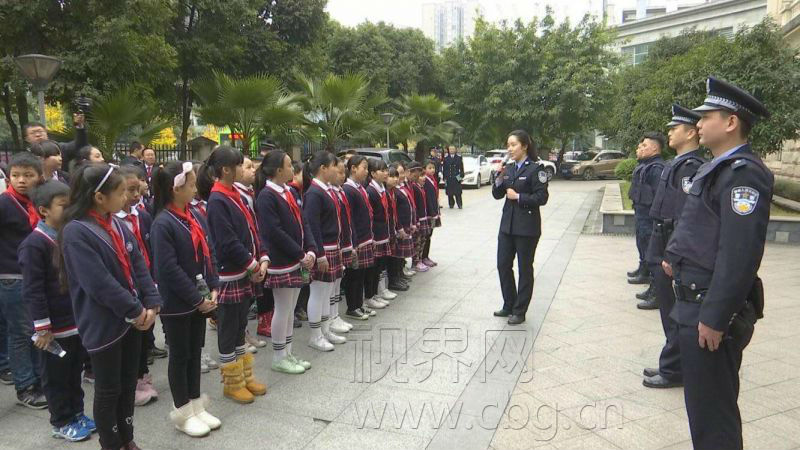 【科教　标题摘要】 重庆荣昌法院举行开放日活动 小学生感受阳光司法