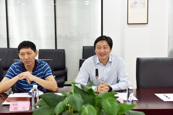 大亞董事長陳曉龍向國家林業和草原局調研團作企業發展專題彙報