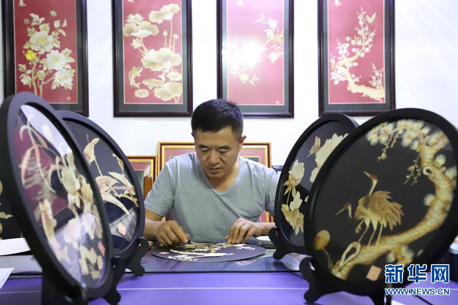 【城市远洋】河南商丘：麦杆作画 点“草”成金